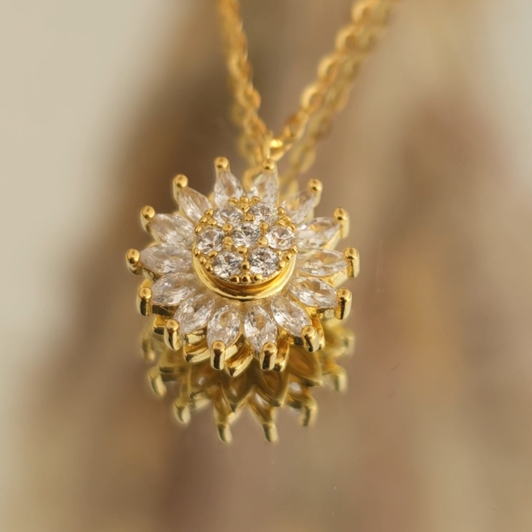 Collar Girasol Giratorio 🌻✨| Baño en Oro de 18k + Caja de Lujo ¡Gratis!