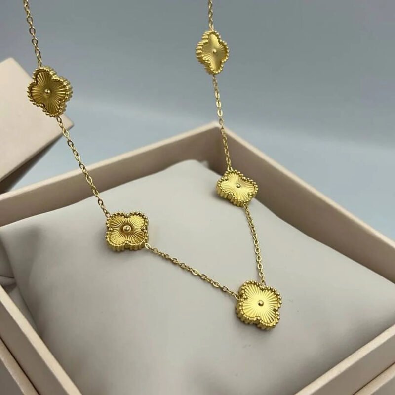 Combo Collar Van Cleef Bañado en Oro + Caja de Regalo
