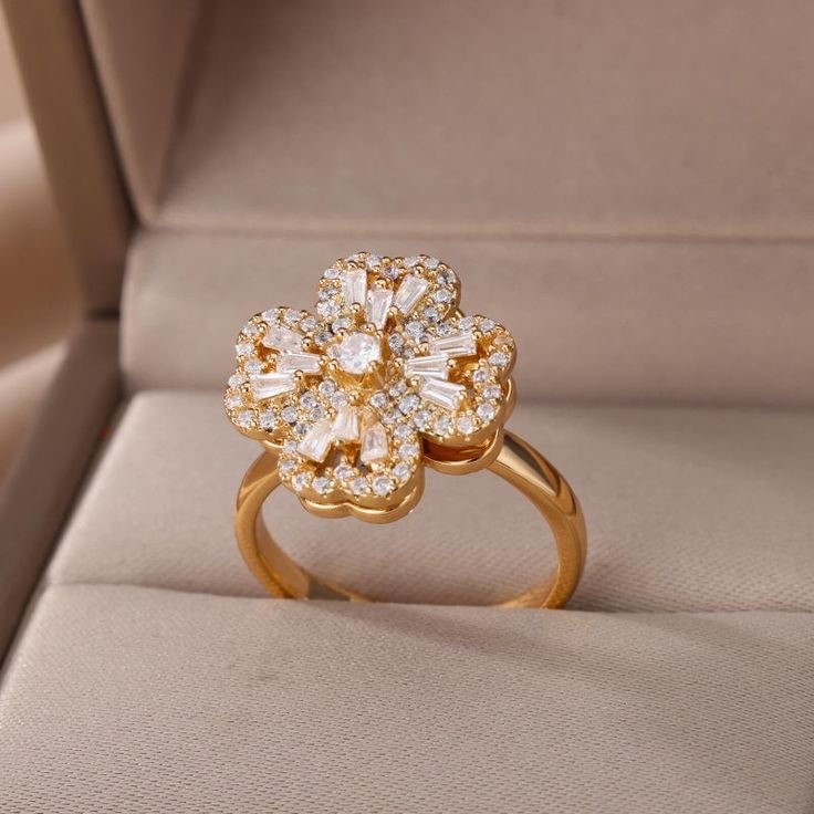 Combo Anillo Trebol + Collar Corazon (2 estilos de uso) + Caja de Regalo
