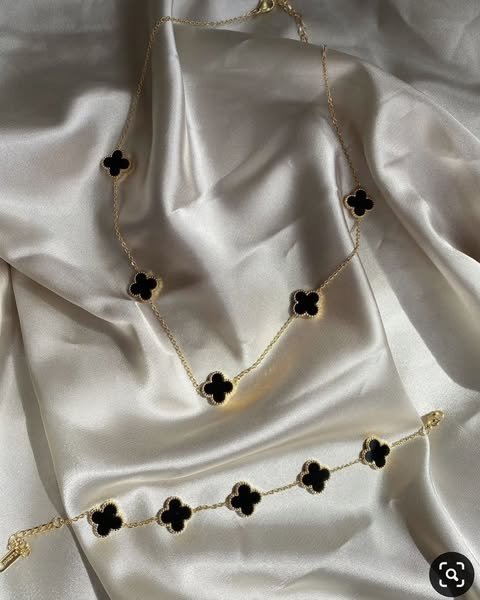 Collar Van Cleef Bañado en Oro + Caja de Regalo